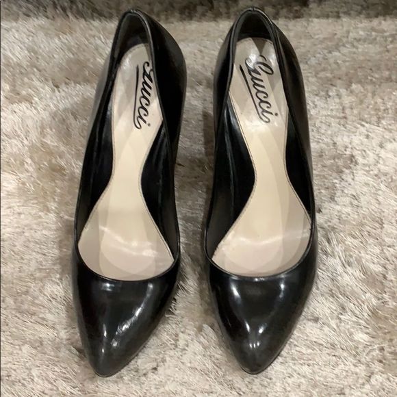 Authentic pre loved Gucci stilettos - Picture 2 of 16